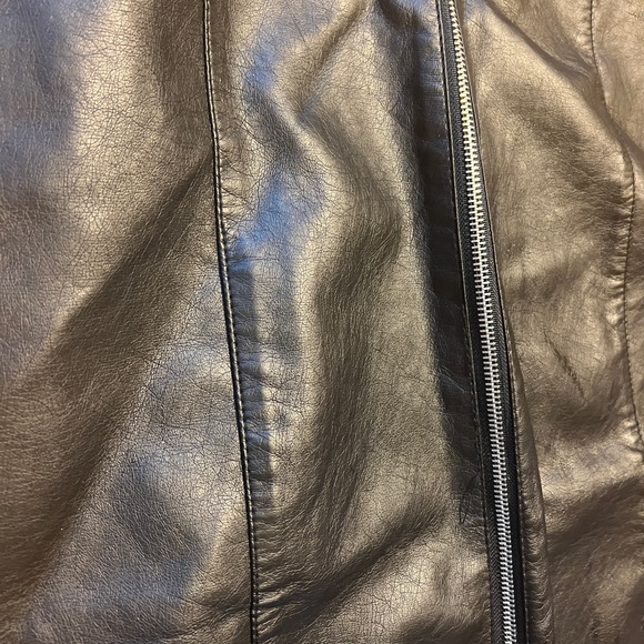 WOMENS VEGAN LEATHER SKIRT - Picture 5 of 8